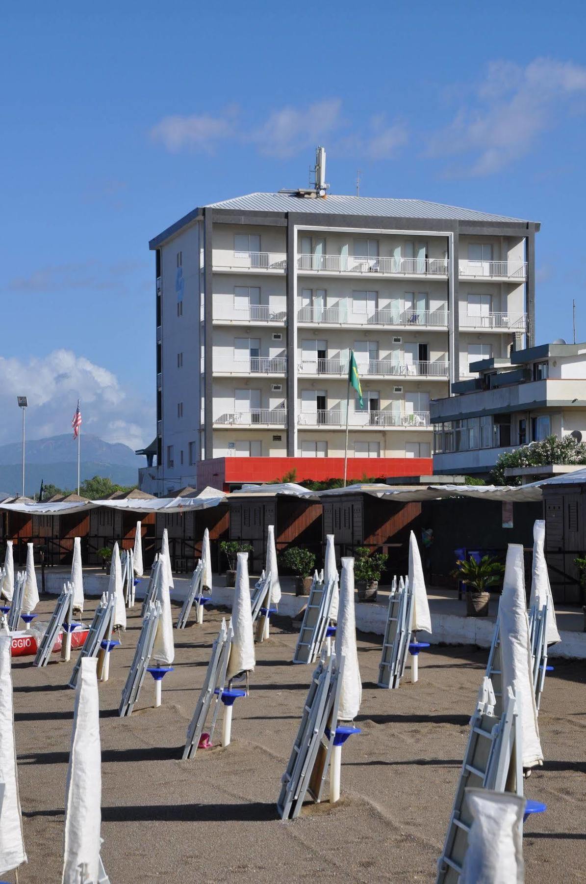 Albergo Riviera Spineta Battipaglia Kültér fotó