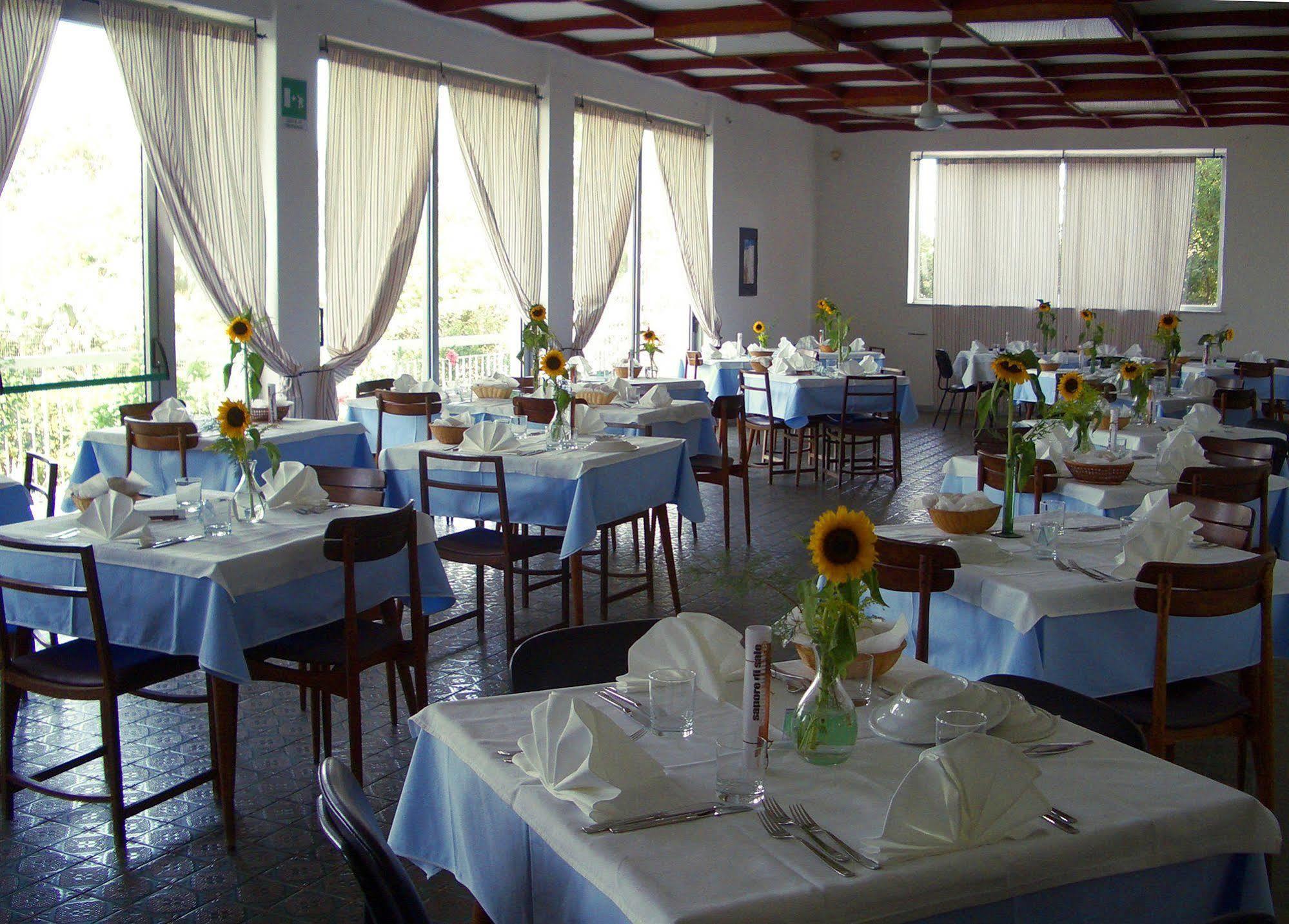 Albergo Riviera Spineta Battipaglia Kültér fotó