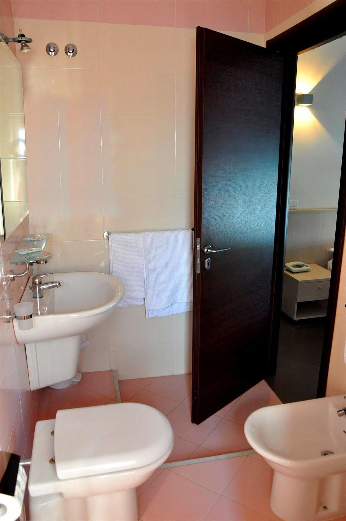 Albergo Riviera Spineta Battipaglia Kültér fotó